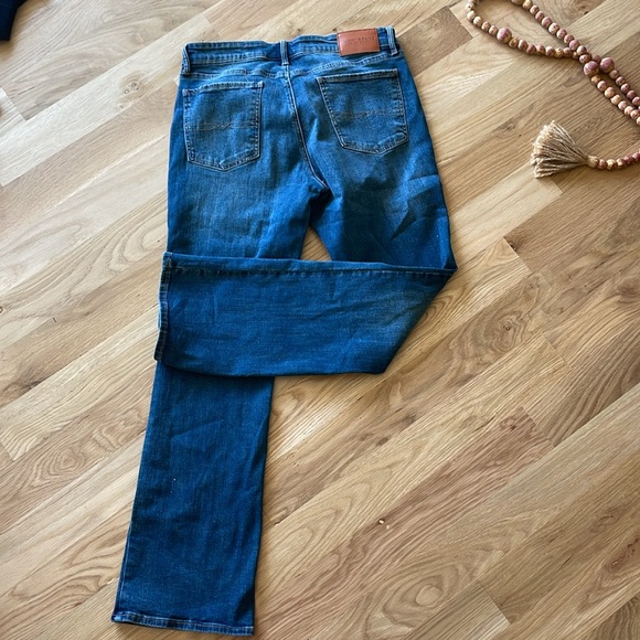 Lucky Brand boot cut jeans - Picture 3 of 4